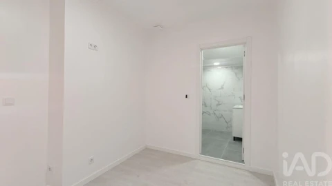 Moradia T2 para Venda em Funchal (Santa Luzia)