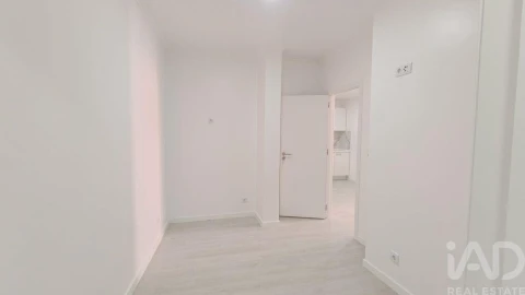 Moradia T2 para Venda em Funchal (Santa Luzia)