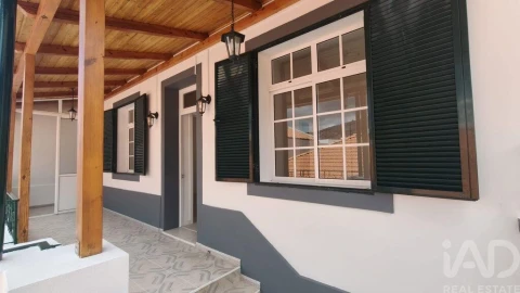 Moradia T2 para Venda em Funchal (Santa Luzia)