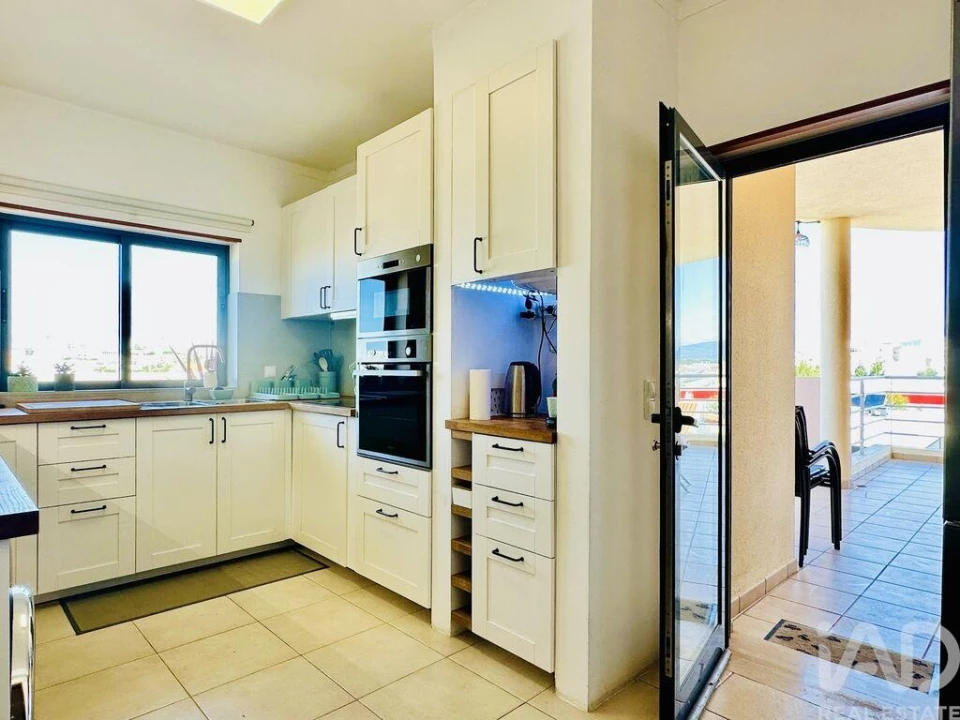 Apartamento T3 para Arrendamento em Portimão Foto 8