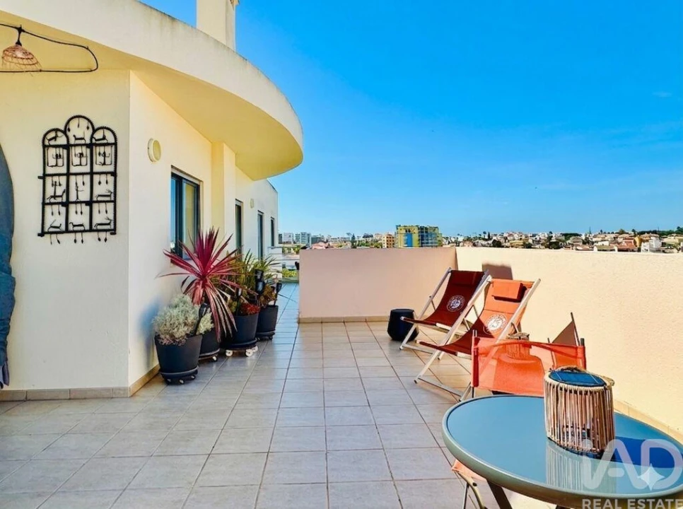 Apartamento T3 para Arrendamento em Portimão Foto 24
