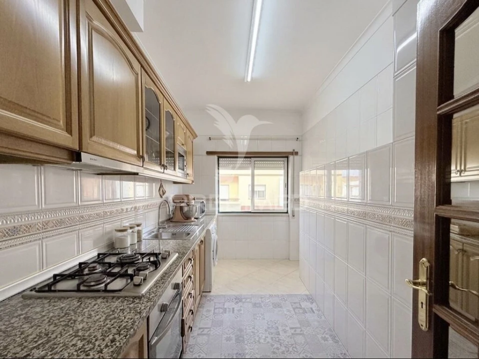 Apartamento T2 para Venda em Caparica e Trafaria Foto 4
