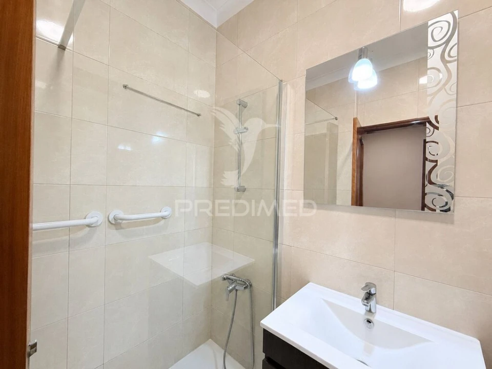 Apartamento T2 para Venda em Caparica e Trafaria Foto 15
