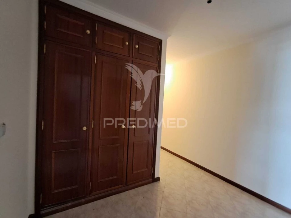 Apartamento T2 para Venda em Algueirão-Mem Martins Foto 2