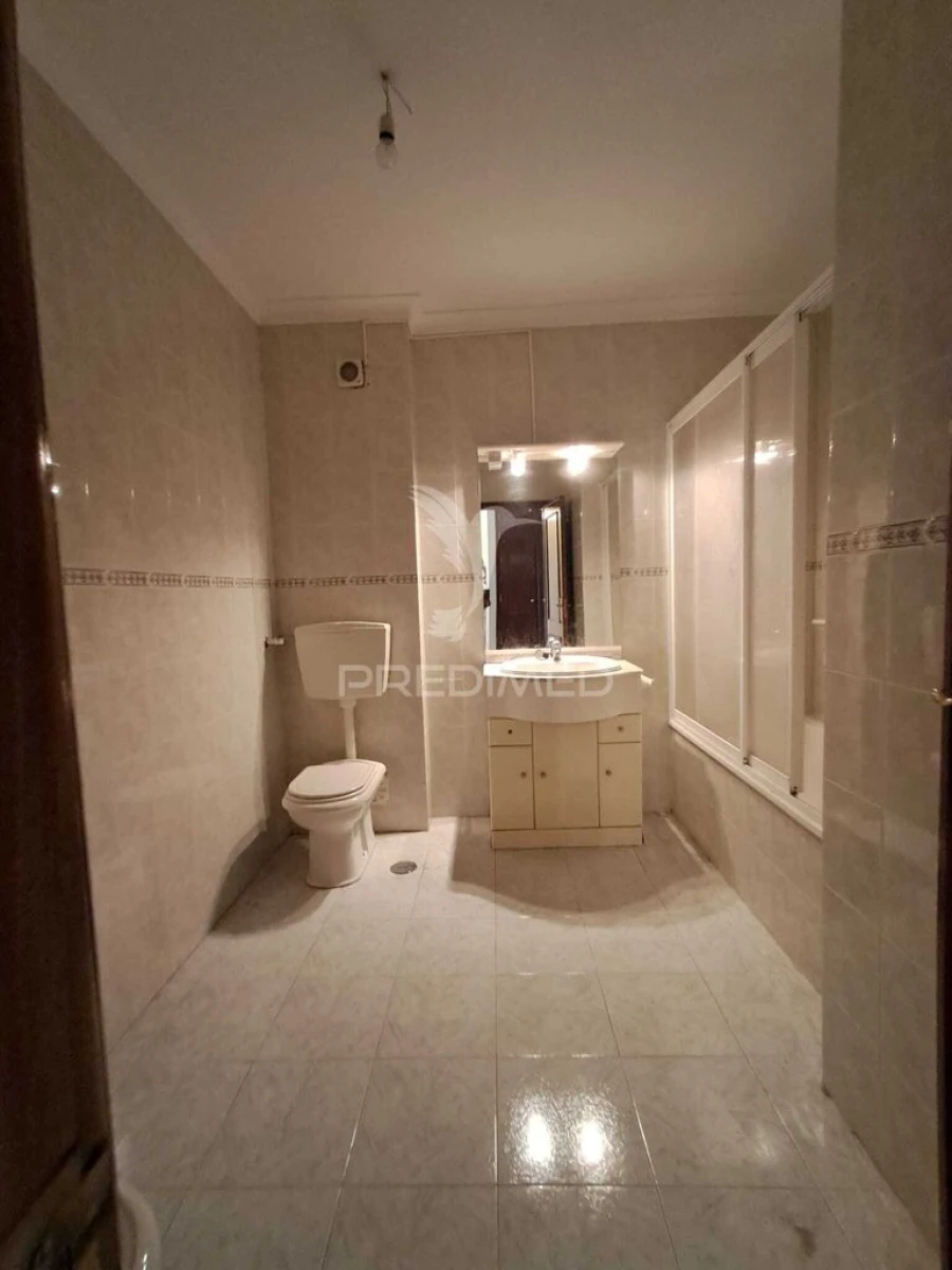 Apartamento T2 para Venda em Algueirão-Mem Martins Foto 13