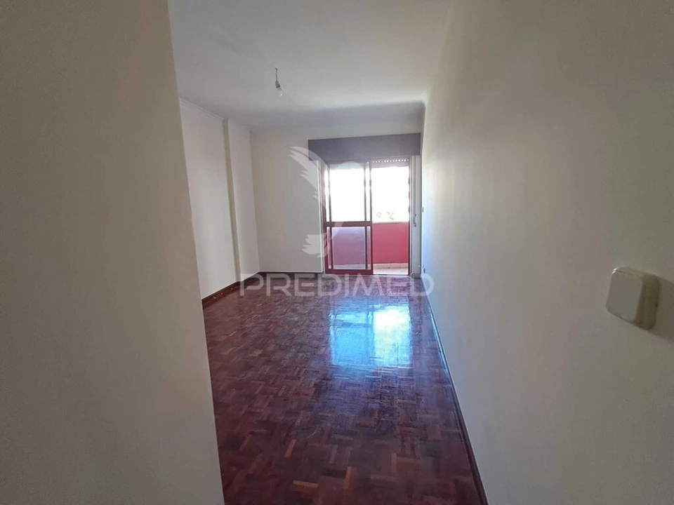 Apartamento T2 para Venda em Algueirão-Mem Martins Foto 6