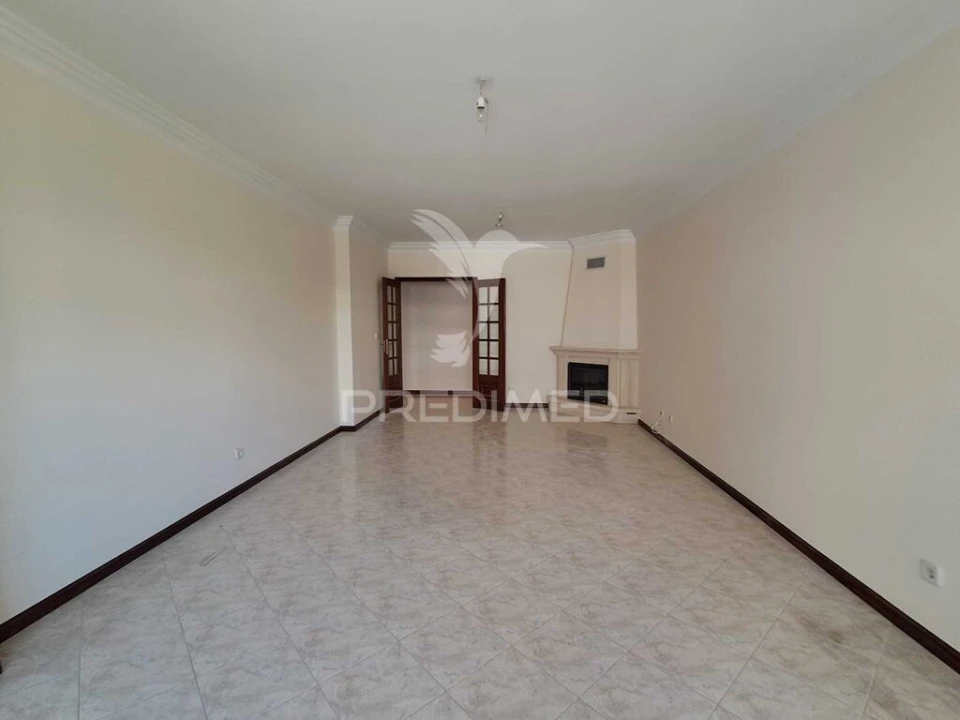Apartamento T2 para Venda em Algueirão-Mem Martins Foto 17