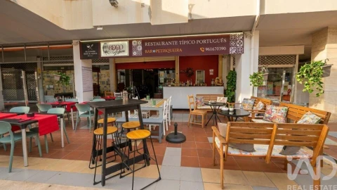Loja para Venda em Albufeira e Olhos de Água