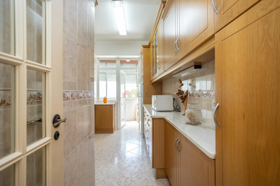 Apartamento T3 para Venda em Alfragide Foto 11