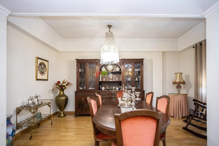 Apartamento T3 para Venda em Alfragide Foto 4