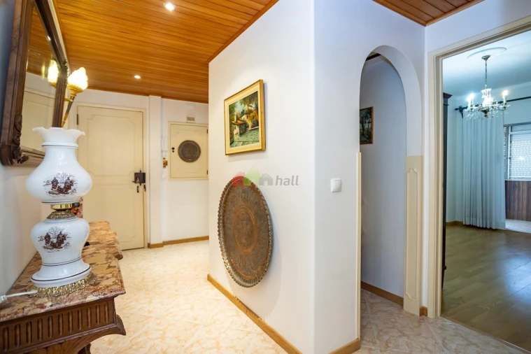 Apartamento T3 para Venda em Alfragide Foto 9