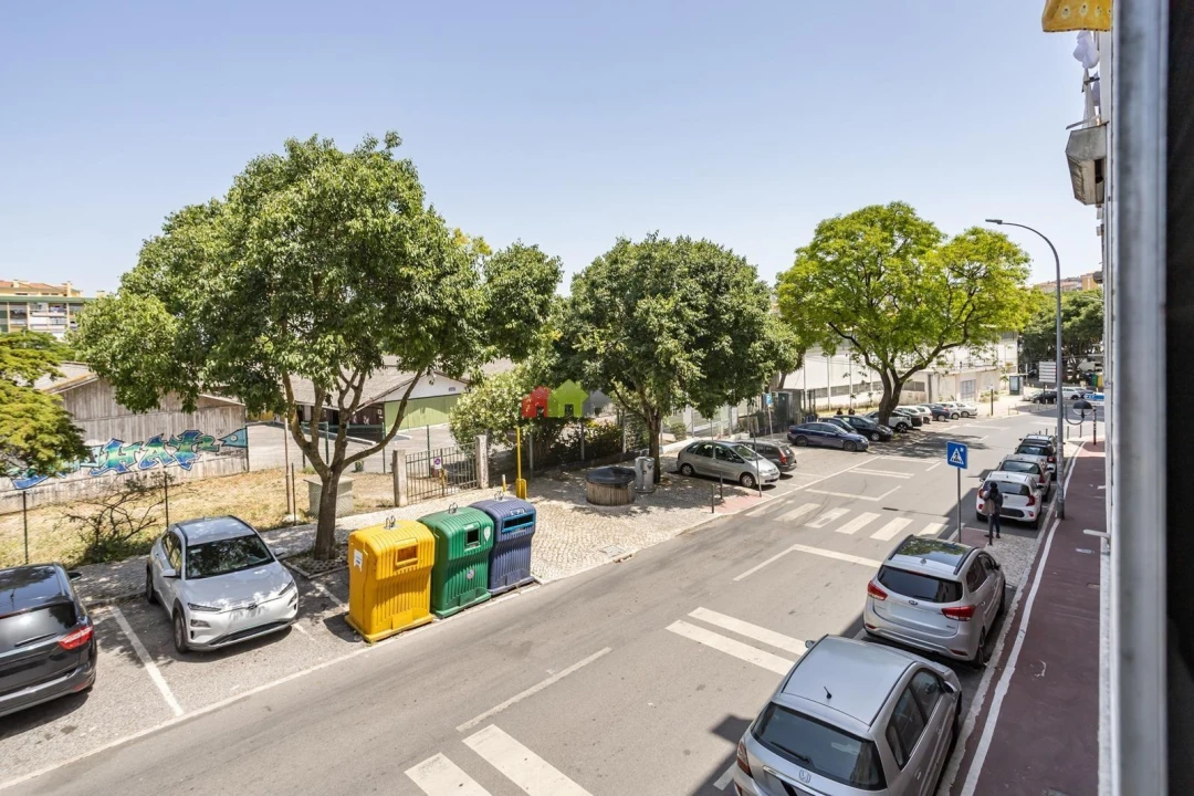 Apartamento T3 para Venda em Alfragide Foto 8