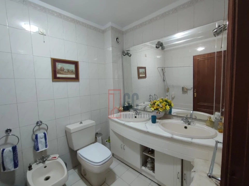 Apartamento T2 para Venda em Mafamude e Vilar do Paraíso Foto 14