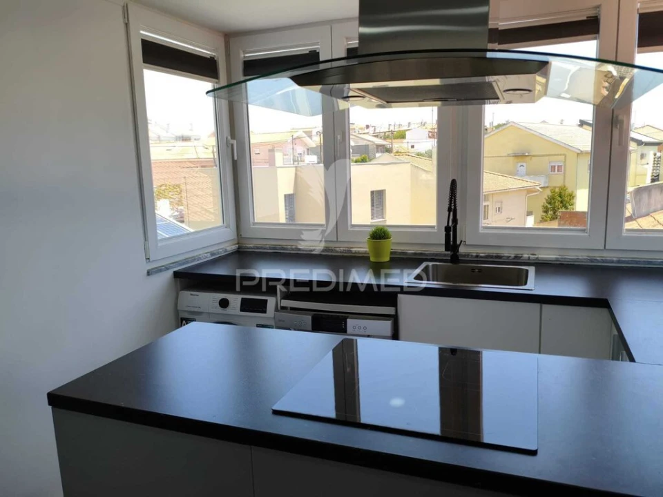 Apartamento T2 para Venda em Carcavelos e Parede Foto 1