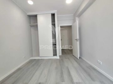 Apartamento T1 para Venda em Venteira