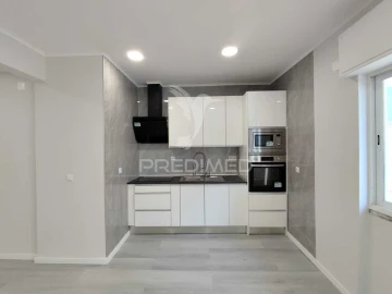 Apartamento T1 para Venda em Venteira