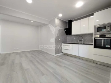 Apartamento T1 para Venda em Venteira