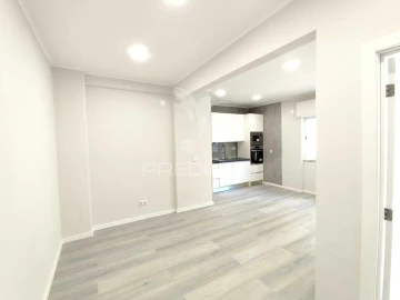 Apartamento T1 para Venda em Venteira