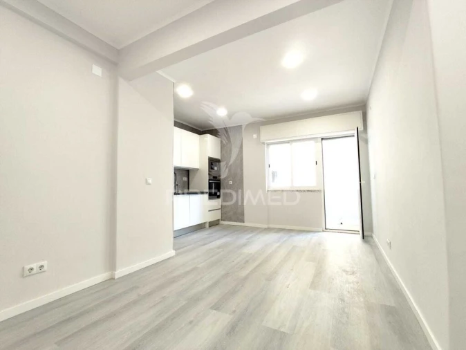 Apartamento T1 para Venda em Venteira Foto 5