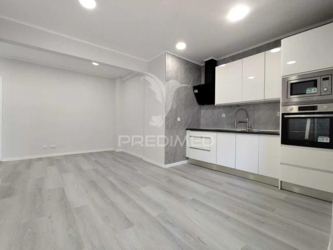 Apartamento T1 para Venda em Venteira Foto 9