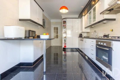 Apartamento para Venda em Carnaxide e Queijas