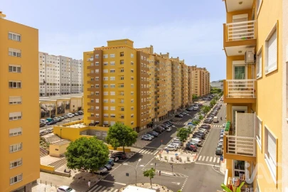 Apartamento para Venda em Carnaxide e Queijas