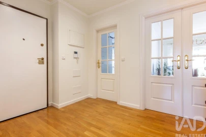 Apartamento para Venda em Carnaxide e Queijas