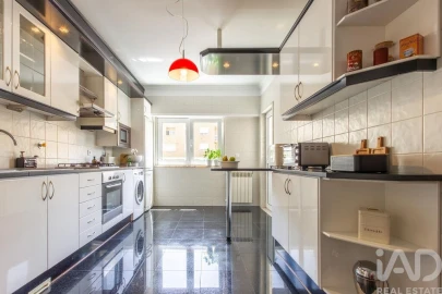 Apartamento para Venda em Carnaxide e Queijas