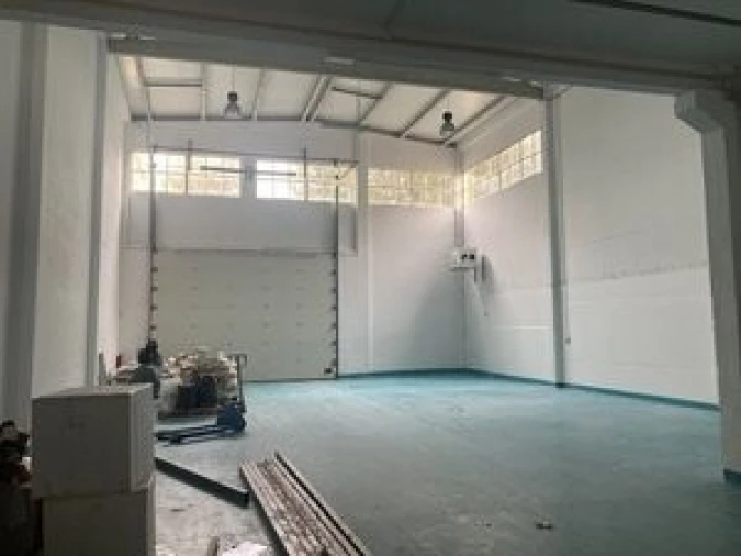 Armazém para Arrendamento em São João das Lampas e Terrugem Foto 3