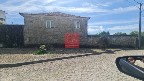 Quinta T5 para Venda em Creixomil e Mariz