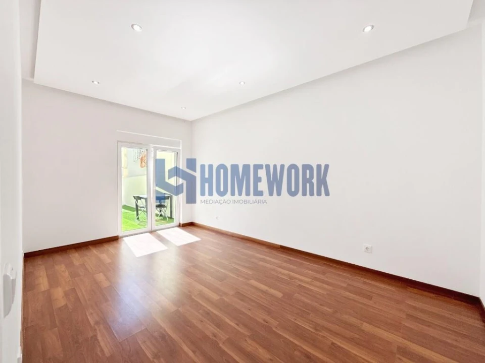 Apartamento T1 para Venda em Camarate, Unhos e Apelação Foto 7