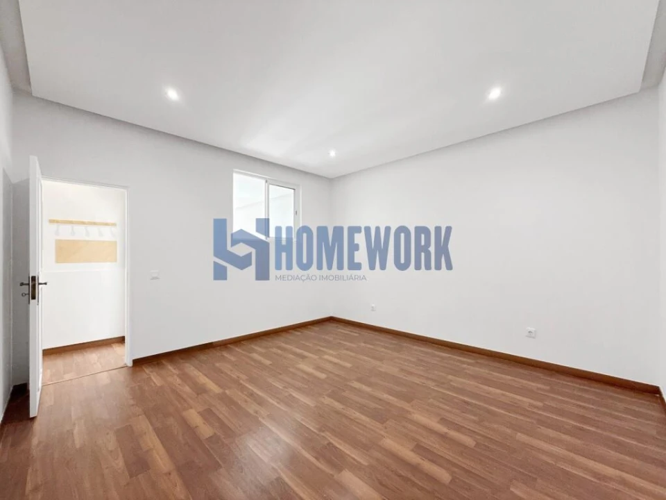 Apartamento T1 para Venda em Camarate, Unhos e Apelação Foto 5