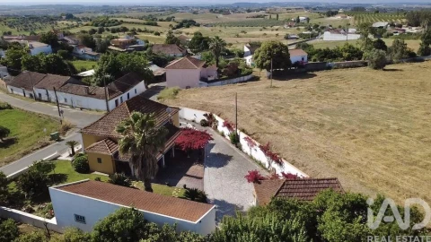 Quinta T4 para Venda em Achete, Azoia de Baixo e Póvoa de Santarém