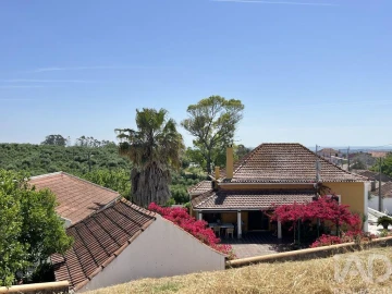 Quinta T4 para Venda em Achete, Azoia de Baixo e Póvoa de Santarém