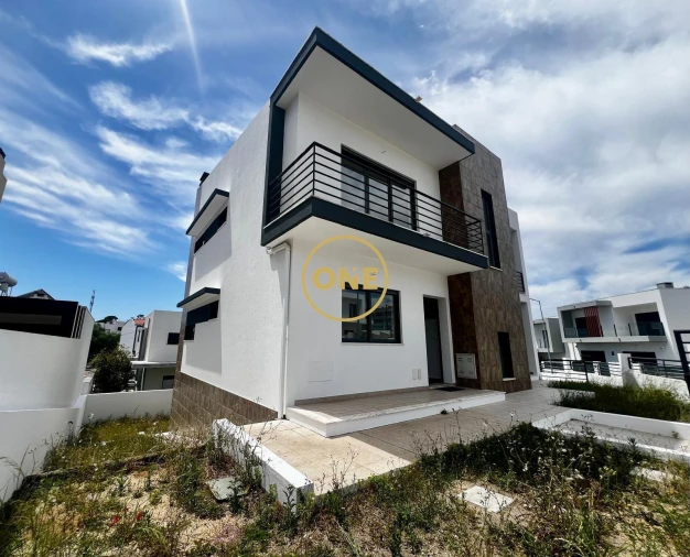 Moradia T5 para Venda em Almada, Cova da Piedade, Pragal e Cacilhas Foto 2