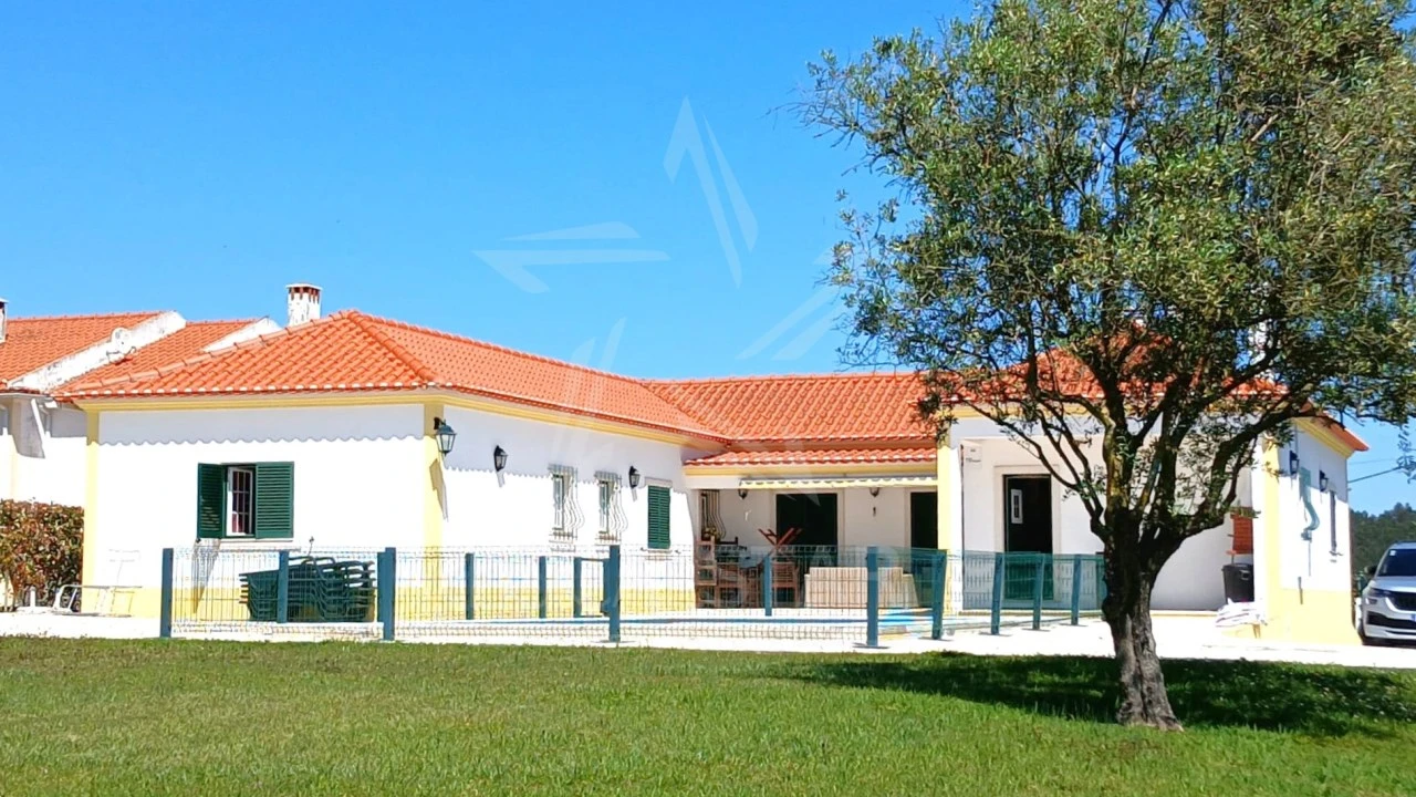 Moradia T4 para Venda em A dos Negros Foto 1
