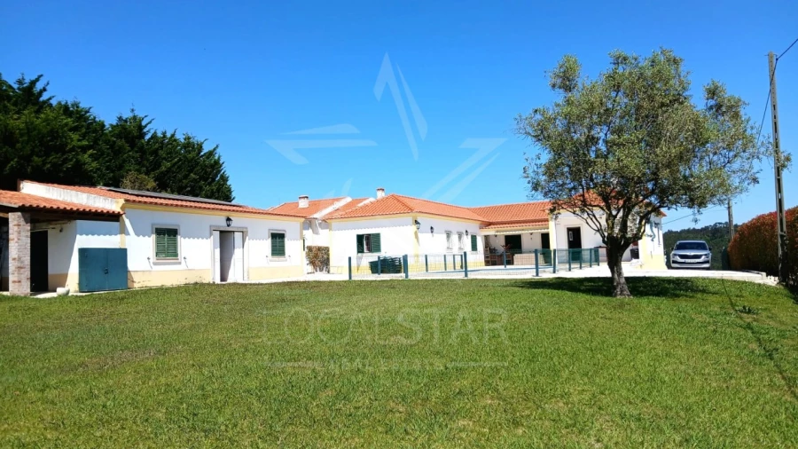 Moradia T4 para Venda em A dos Negros