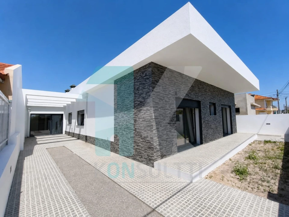 Moradia T4 para Venda em Fernao Ferro Foto 2