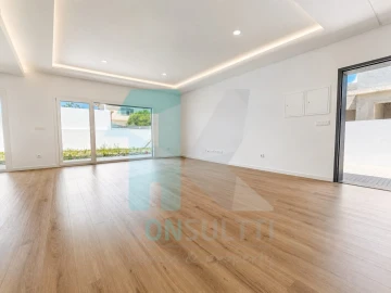 Moradia T4 para Venda em Fernao Ferro