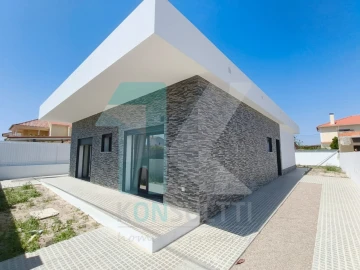 Moradia T4 para Venda em Fernao Ferro