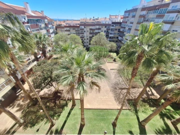 Apartamento T2 para Venda em Oeiras e São Julião da Barra, Paço de Arcos e Caxias