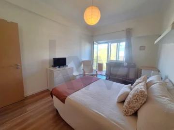 Apartamento T2 para Venda em Oeiras e São Julião da Barra, Paço de Arcos e Caxias