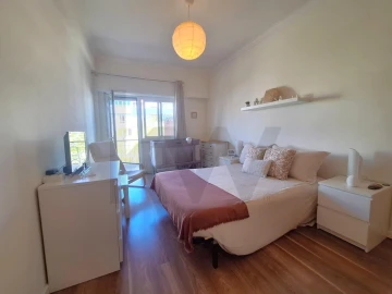 Apartamento T2 para Venda em Oeiras e São Julião da Barra, Paço de Arcos e Caxias