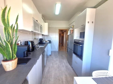 Apartamento T2 para Venda em Oeiras e São Julião da Barra, Paço de Arcos e Caxias