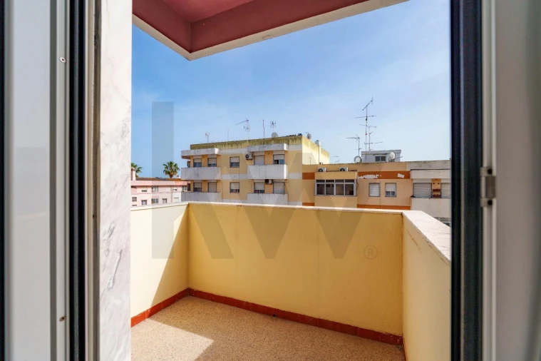 Apartamento T2 para Venda em Olhão Foto 16