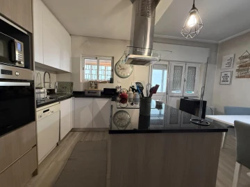 Apartamento T3 para Venda em Avelãs de Ambom e Rocamondo