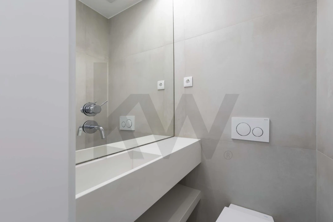 Apartamento T4 para Arrendamento em Alvalade Foto 16