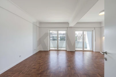 Apartamento T4 para Arrendamento em Alvalade