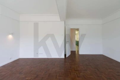 Apartamento T4 para Arrendamento em Alvalade