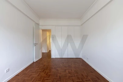 Apartamento T4 para Arrendamento em Alvalade